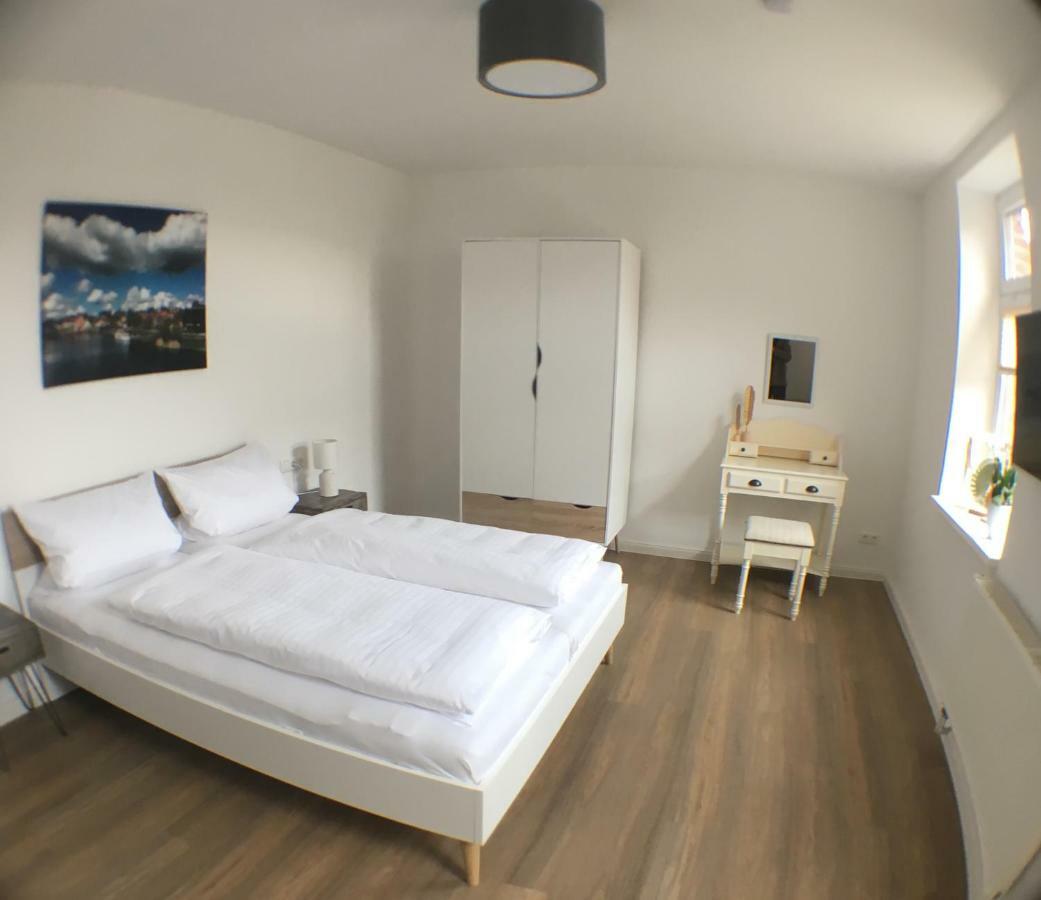 Das Bilderbuchcafe - Ferien - Apartment No 3 - Markt 7 Havelberg Exteriér fotografie